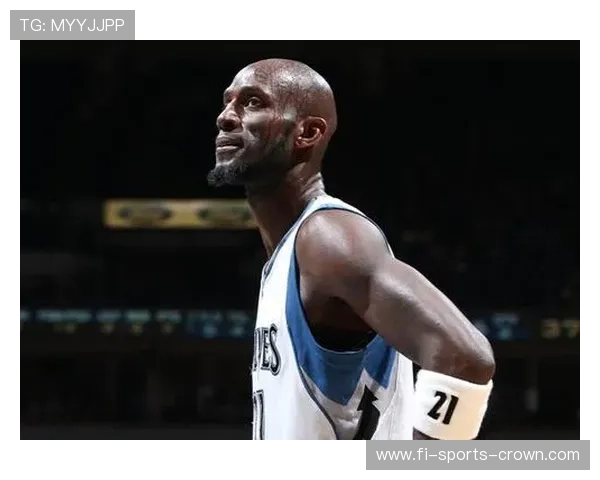 加内特通过高效挡拆提升内线威慑力，拉开球队防守空间