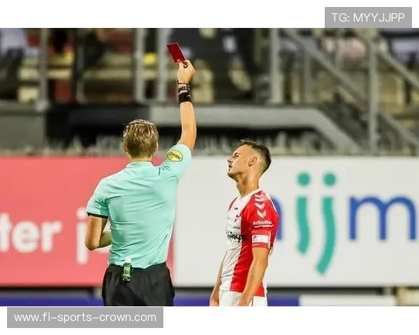 有利原则在足球判罚中如何应用，裁判何时会优先考虑球队优势？