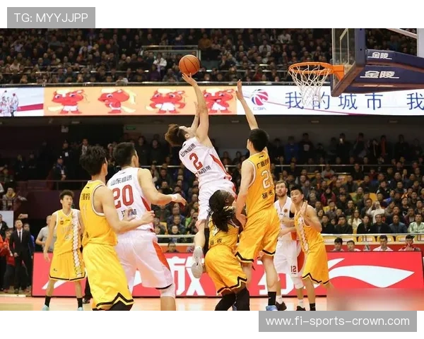 外物入场干扰比赛，裁判该如何判罚？